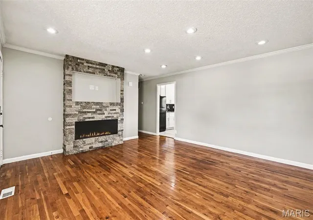 Photo 3 of Single family home for sale at 2535 Black Pine Ct, Florissant, MO 63031 | MLS# MIS26041192 | Listing updated on 2026-10-05