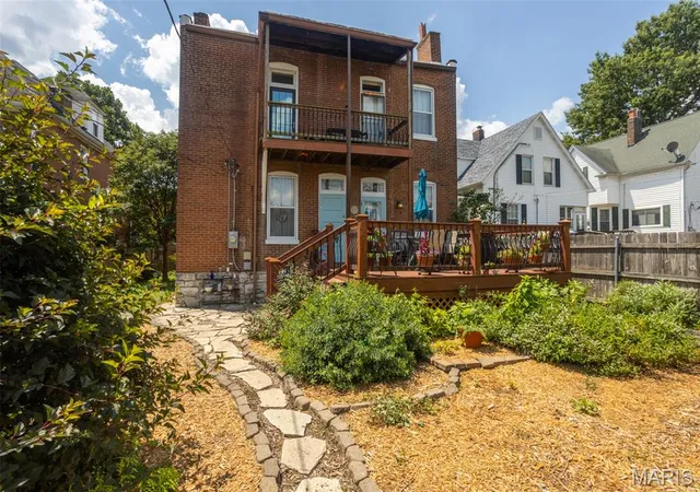 Photo 2 of Sale Pending at 7457 Elm Ave, Saint Louis, MO 63143 | MLS# MIS26042452 | Listing updated on 2026-09-17