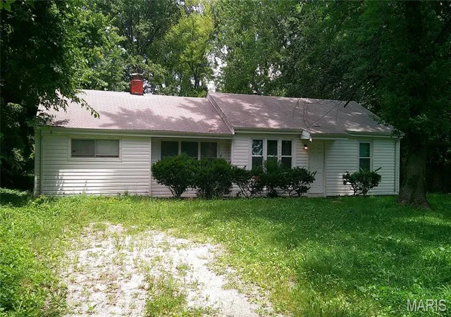 Single family home for sale at 10272 Imperial Dr, St Louis, MO 63136 | MLS# MIS26043499