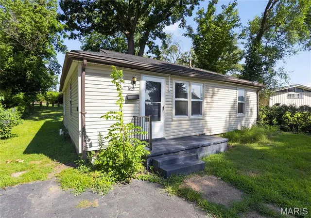 Single family home for sale at 1619 Bradford Ave, Saint Louis, MO 63133 | MLS# MIS26043719