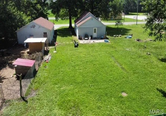 Photo 3 of Single family home for sale at 1204 Williamson Ave, Staunton, IL 62088 | MLS# MIS26044104 | Listing updated on 2026-10-05
