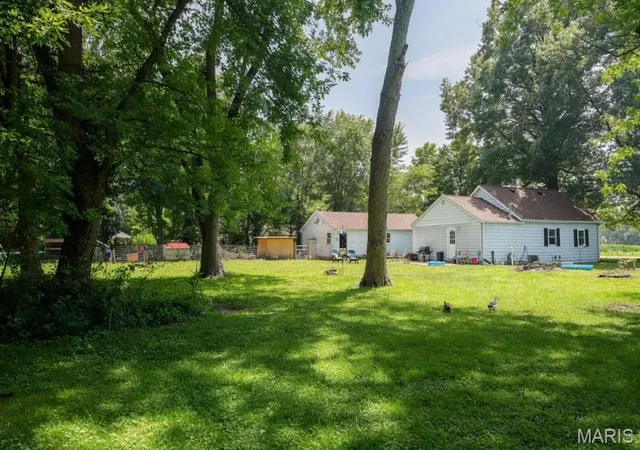 Photo 4 of Single family home for sale at 1204 Williamson Ave, Staunton, IL 62088 | MLS# MIS26044104 | Listing updated on 2026-10-05