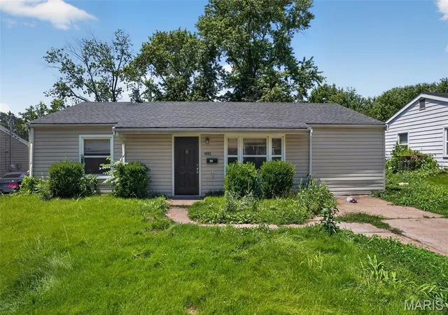 Photo 2 of Single family home for sale at 9851 Vickie Pl, St Louis, MO 63136 | MLS# MIS26044223 | Listing updated on 2026-10-26