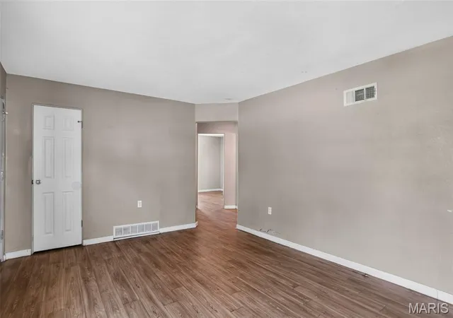 Photo 3 of Single family home for sale at 9851 Vickie Pl, St Louis, MO 63136 | MLS# MIS26044223 | Listing updated on 2026-10-26