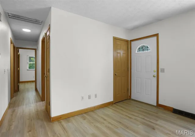 Photo 4 of Sale Pending at 839 Slippery Rock Dr, Edwardsville, IL 62025 | MLS# MIS26044990 | Listing updated on 2026-09-17
