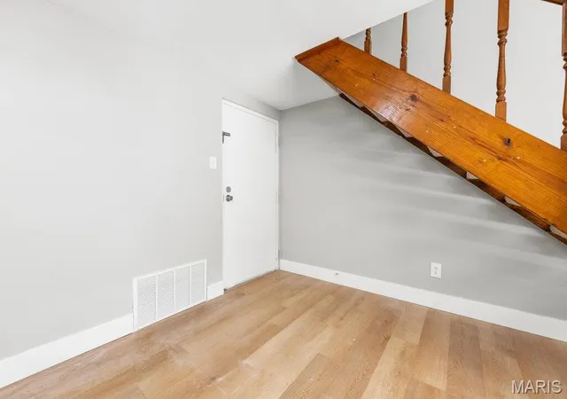 Photo 3 of Condo for sale at 5266 Cedarstone Ct #D, Saint Louis, MO 63129 | MLS# MIS26045569 | Listing updated on 2026-09-29