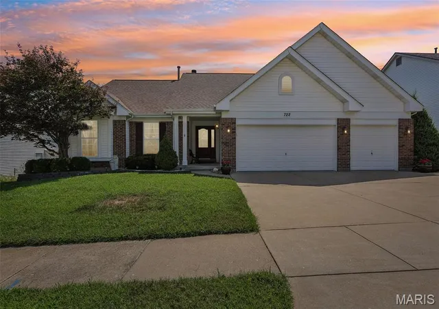 Photo 1 of Single family home for sale at 722 Grand View Ridge Ct, Eureka, MO 63025 | MLS# MIS26045674 | Listing updated on 2026-09-16