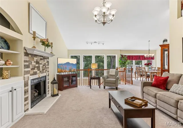 Photo 3 of Single family home for sale at 722 Grand View Ridge Ct, Eureka, MO 63025 | MLS# MIS26045674 | Listing updated on 2026-09-16