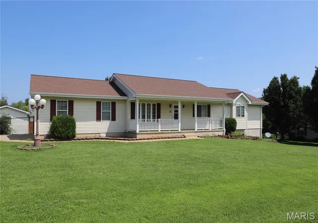 Photo 1 of Single family home for sale at 70 Swan Ln, Farmington, MO 63640 | MLS# MIS26046192 | Listing updated on 2026-09-16