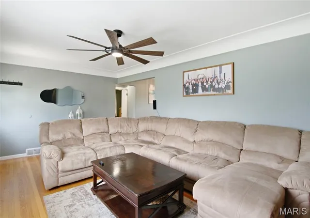 Photo 3 of Sale Pending at 14 Circle Dr, Fairview Heights, IL 62208 | MLS# MIS26046212 | Listing updated on 2026-10-28