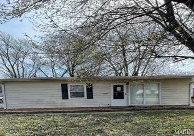 Photo 1 of Single family home for sale at 128 Saint Thomas Ln, East Saint Louis, IL 62206 | MLS# MIS26047268 | Listing updated on 2026-09-16
