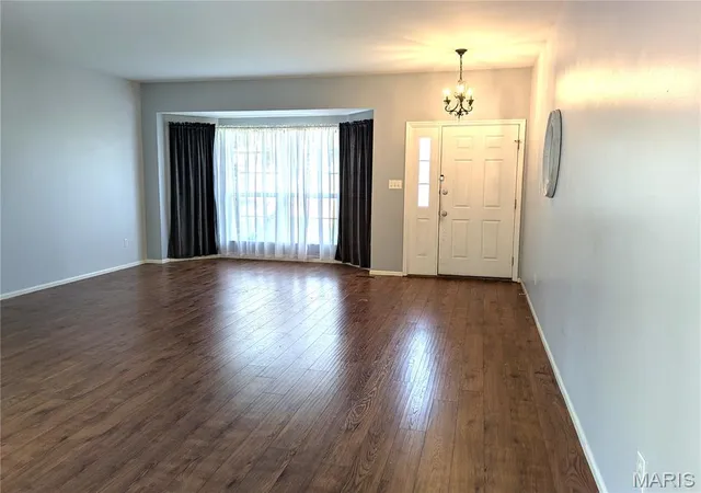 Photo 4 of Single family home for sale at 9104 Cedarberry Cir, Saint Louis, MO 63123 | MLS# MIS26047799 | Listing updated on 2026-10-12