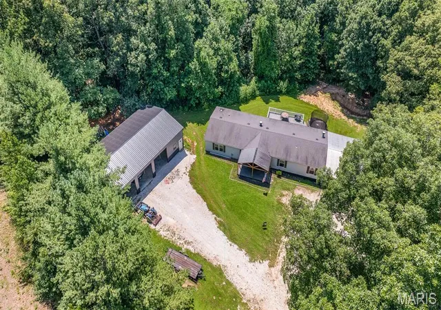 Photo 1 of Manufactured home for sale at 85 Logan Ln, Scott City, MO 63780 | MLS# MIS26048123 | Listing updated on 2026-09-16