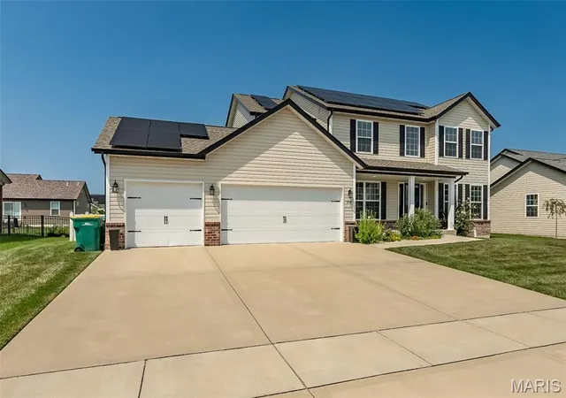 Photo 3 of Single family home for sale at 612 Monarch Dr, O Fallon, IL 62269 | MLS# MIS26048490 | Listing updated on 2026-09-16