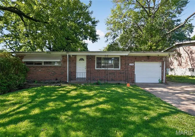 Photo 3 of Single family home for sale at 1738 Beecher Dr, Saint Louis, MO 63136 | MLS# MIS26048692 | Listing updated on 2026-09-17