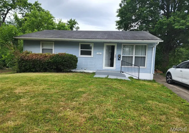 Photo 3 of Multi family home for sale at 10514 Spring Garden Dr, Saint Louis, MO 63137 | MLS# MIS26048824 | Listing updated on 2026-10-01
