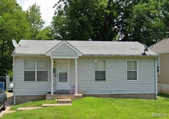 Photo 4 of Multi family home for sale at 10514 Spring Garden Dr, Saint Louis, MO 63137 | MLS# MIS26048824 | Listing updated on 2026-10-01