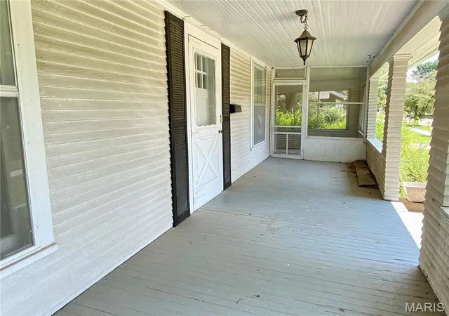 Photo 4 of Single family home for sale at 304 Hunter St, Charleston, MO 63834 | MLS# MIS26049049 | Listing updated on 2026-10-05
