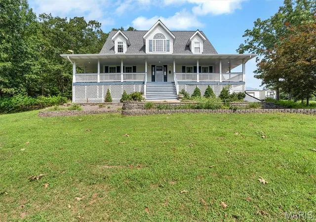 Photo 3 of Single family home for sale at 4051 Oakbrook Rd, De Soto, MO 63020 | MLS# MIS26049399 | Listing updated on 2026-09-16