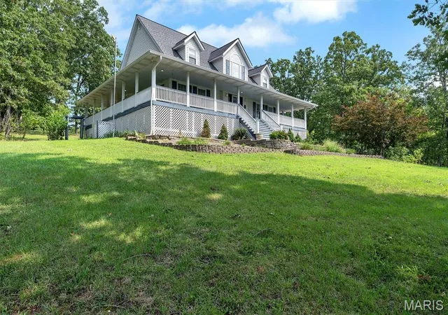 Photo 3 of Single family home for sale at 4051 Oakbrook Rd, De Soto, MO 63020 | MLS# MIS26049399 | Listing updated on 2026-09-16