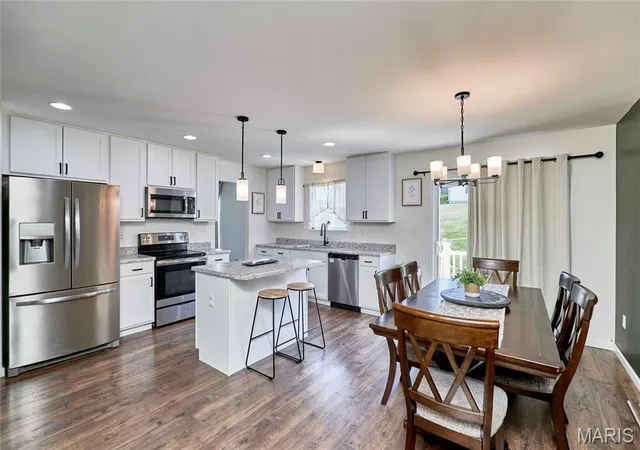 Photo 2 of Sale Pending at 224 Quiet Bend Dr, Wentzville, MO 63385 | MLS# MIS26049552 | Listing updated on 2026-09-16