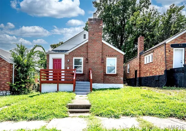Photo 3 of Single family home for sale at 826 Wall St, Saint Louis, MO 63147 | MLS# MIS26049733 | Listing updated on 2026-09-16