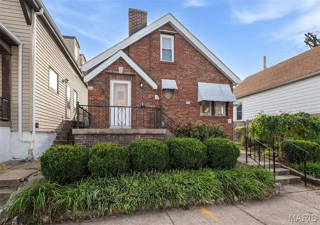 Photo 2 of Sale Pending at 6622 Macklind Ave, Saint Louis, MO 63109 | MLS# MIS26049951 | Listing updated on 2026-10-14