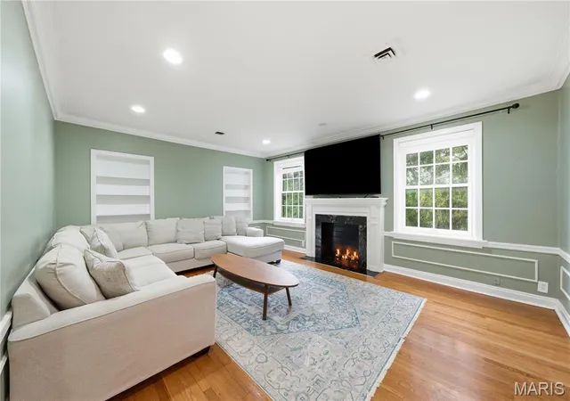 Photo 3 of Condo for sale at 7529 Wellington Wy #3, Saint Louis, MO 63105 | MLS# MIS26050741 | Listing updated on 2026-09-28