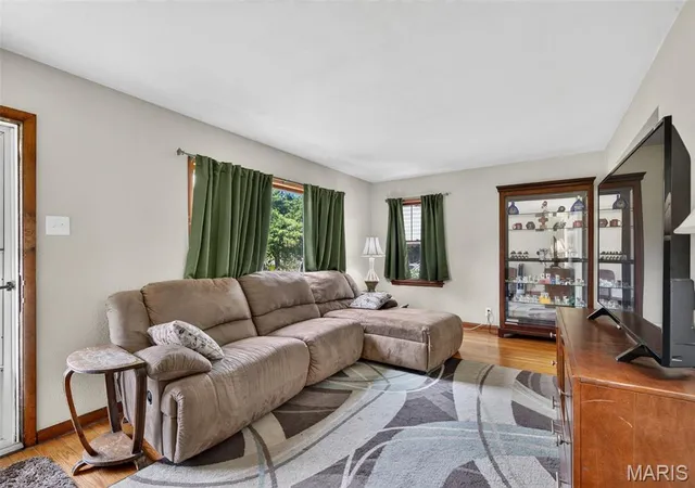 Photo 3 of Single family home for sale at 9818 Eastbrook Dr, Saint Louis, MO 63114 | MLS# MIS26051430 | Listing updated on 2026-09-16