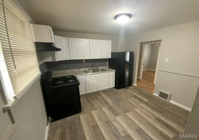 Photo 3 of Single family home for sale at 104 Fenwick Dr, Saint Louis, MO 63135 | MLS# MIS26051650 | Listing updated on 2026-09-25