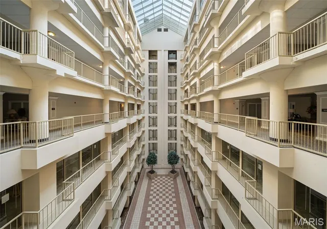 Photo 2 of Condo for sale at 400 S 14th St #906, Saint Louis, MO 63103 | MLS# MIS26052156 | Listing updated on 2026-10-16