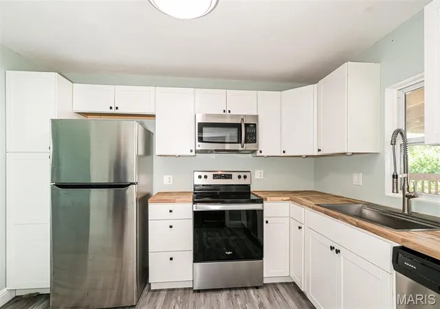 Photo 2 of Sale Pending at 920 Maupin St, Saint Clair, MO 63077 | MLS# MIS26052267 | Listing updated on 2026-09-23