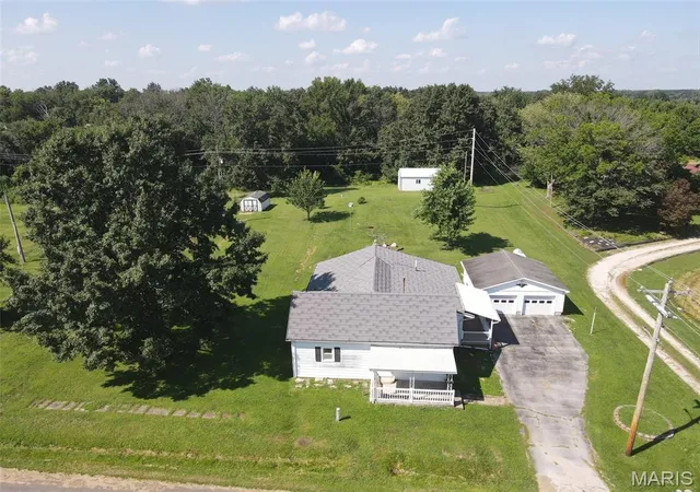 Photo 3 of Sale Pending at 25438 Main St, Durham, MO 63438 | MLS# MIS26053898 | Listing updated on 2026-09-17