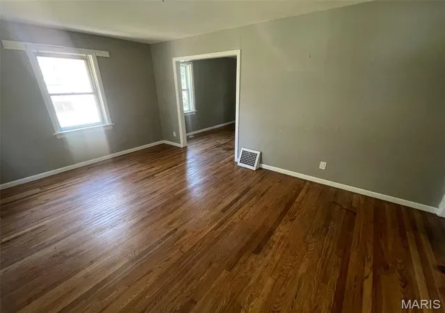 Photo 3 of Single family home for sale at 13 Saint Margaret Ct, Florissant, MO 63031 | MLS# MIS26054117 | Listing updated on 2026-09-18