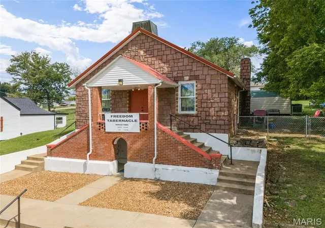 Photo 3 of Single family home for sale at 402 Glendale St, Park Hills, MO 63601 | MLS# MIS26054614 | Listing updated on 2026-09-21