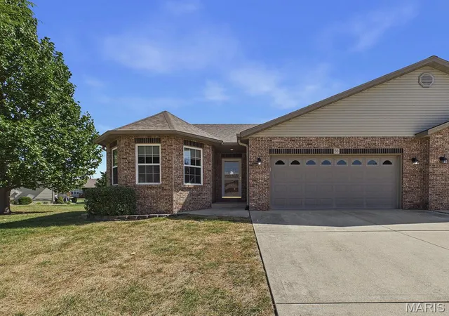 Photo 2 of Condo for sale at 66 Brooks Dr, Bethalto, IL 62010 | MLS# MIS26054646 | Listing updated on 2026-10-06