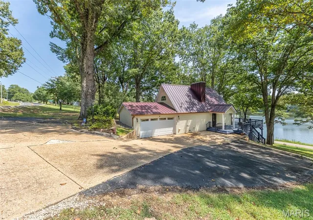 Photo 1 of Single family home for sale at 2118 Hwy W, Poplar Bluff, MO 63901 | MLS# MIS26055413 | Listing updated on 2026-09-17