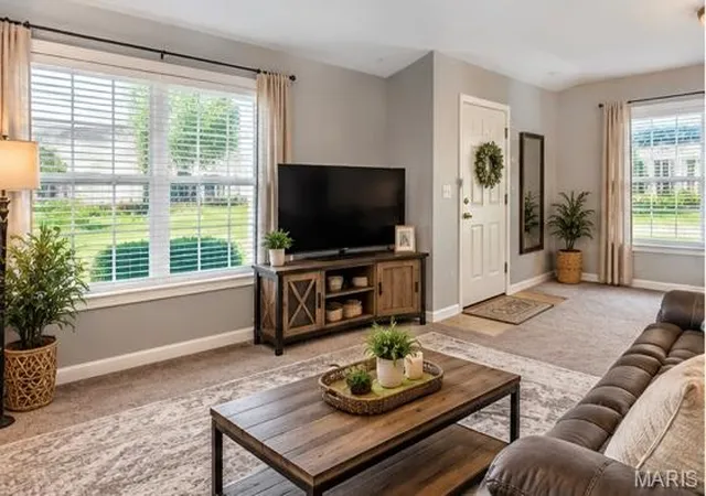 Photo 4 of Townhouse for sale at 425 Wild Oak Dr, O Fallon, MO 63368 | MLS# MIS26055844 | Listing updated on 2026-10-19