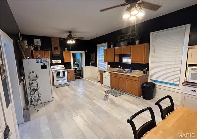 Photo 2 of Single family home for sale at 320 N A St, Farmington, MO 63640 | MLS# MIS26055944 | Listing updated on 2026-09-17