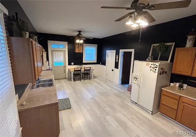 Photo 3 of Single family home for sale at 320 N A St, Farmington, MO 63640 | MLS# MIS26055944 | Listing updated on 2026-09-17
