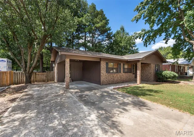 Photo 3 of Single family home for sale at 613 Jones St, Kennett, MO 63857 | MLS# MIS26056189 | Listing updated on 2026-09-17