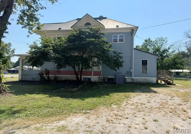 Photo 3 of Single family home for sale at 407 W 2nd Street, Montgomery City, MO 63361 | MLS# MIS26056370 | Listing updated on 2026-09-16