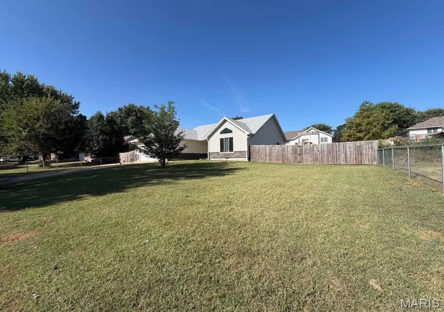 Photo 2 of Single family home for sale at 1401 Woodspice Trl, Lebanon, MO 65536 | MLS# MIS26056487 | Listing updated on 2026-09-17