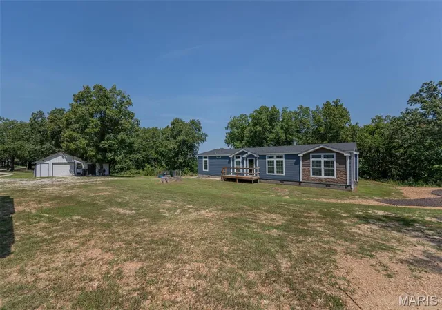 Photo 3 of Manufactured home for sale at 301 Pleasant Ave, Bland, MO 65014 | MLS# MIS26056593 | Listing updated on 2026-09-18