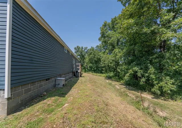 Photo 4 of Manufactured home for sale at 301 Pleasant Ave, Bland, MO 65014 | MLS# MIS26056593 | Listing updated on 2026-09-18