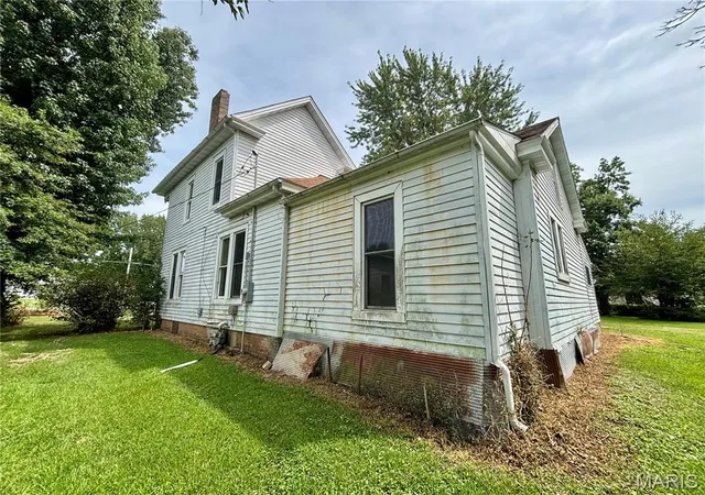 Photo 3 of Sale Pending at 629 S Walker St, Montgomery City, MO 63361 | MLS# MIS26056781 | Listing updated on 2026-09-16