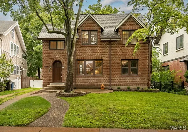 Photo 1 of Single family home for sale at 789 Yale Ave, University City, MO 63130 | MLS# MIS26056831 | Listing updated on 2026-09-23
