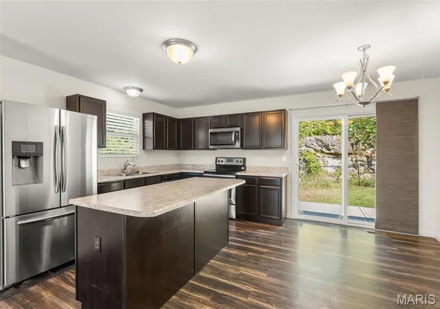 Photo 4 of Sale Pending at 5237 N Bellerieve Ln, Imperial, MO 63052 | MLS# MIS26056942 | Listing updated on 2026-09-16