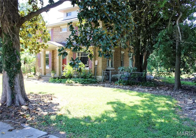 Photo 3 of Sale Pending at 111 E Mckinley St, Hayti, MO 63851 | MLS# MIS26056992 | Listing updated on 2026-09-16