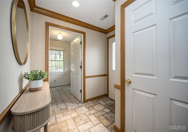 Photo 2 of Single family home for sale at 1471 Wilton Ln, Saint Louis, MO 63122 | MLS# MIS26057006 | Listing updated on 2026-09-28